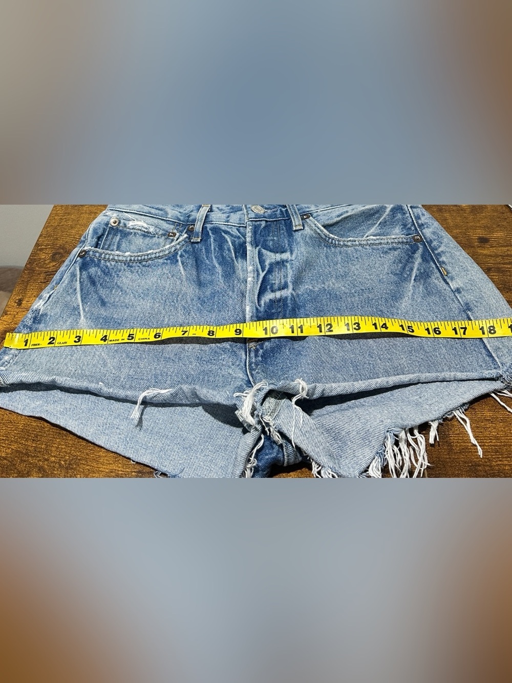 Agolde Parker Short Vintage Cut Off Short in Chorus Wash - Picture 9 of 11